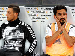 Mesut Özil (l.) und Ilkay Gündogan sorgen weiter für Gesprächsstoff