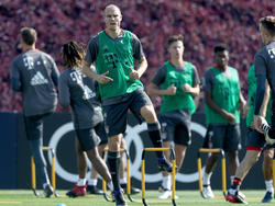 Bayerns Holger Badstuber spricht im Traingslager Klartext.
