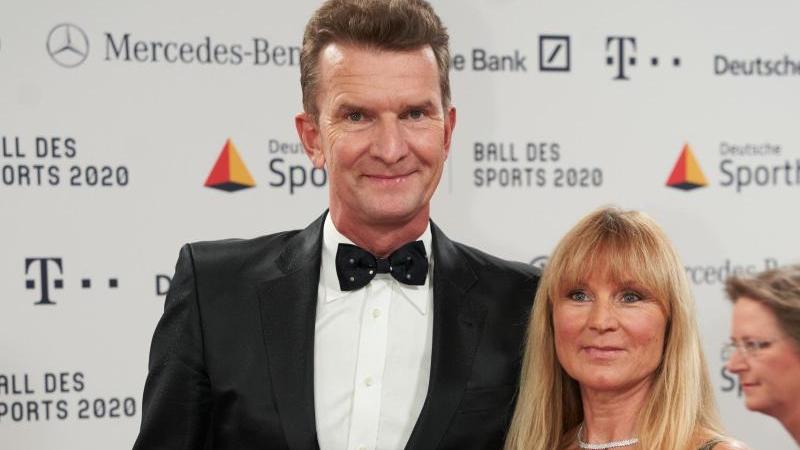 Michael Groß im Februar mit seiner Ehefrau Ilona beim 50. Ball des Sports Michael Groß im Februar mit seiner Ehefrau Ilona beim 50. Ball des Sports