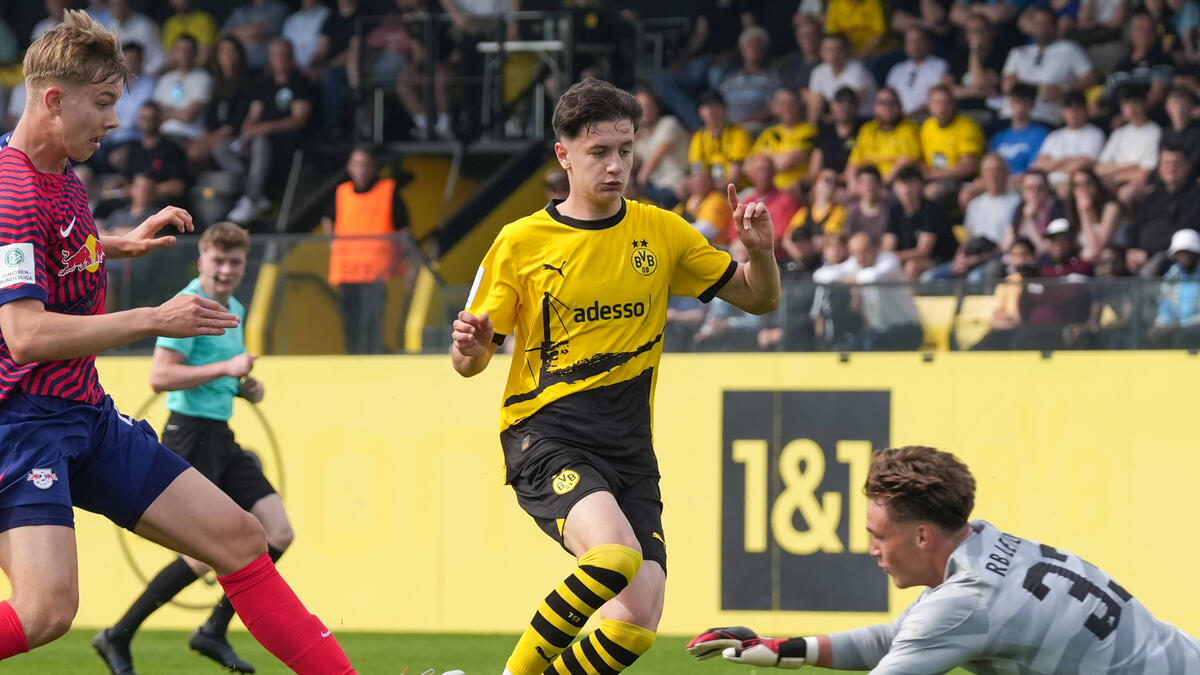 Luca Reggiani chuyển đến BVB thay vì FC Bayern