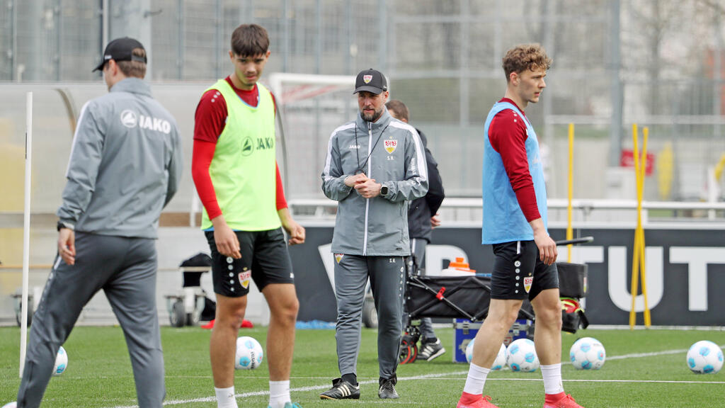 Sebastian Hoeneß vom VfB Stuttgart hat für das erste Spiel nach der Länderspielpause eine klare Vorgabe Sebastian Hoeneß vom VfB Stuttgart hat für das erste Spiel nach der Länderspielpause eine klare Vorgabe