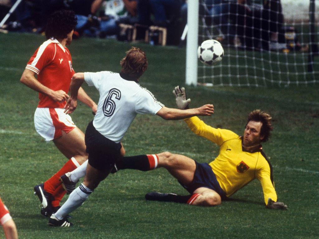 Deutschlands 1:0-Erfolg gegen Österreich reichte 1982 beiden Teams zum Weiterkommen bei der WM Deutschlands 1:0-Erfolg gegen Österreich reichte 1982 beiden Teams zum Weiterkommen bei der WM
