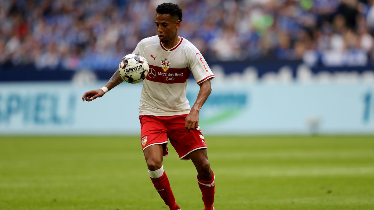 Dennis Aogo spielte zuletzt beim VfB Stuttgart Dennis Aogo spielte zuletzt beim VfB Stuttgart