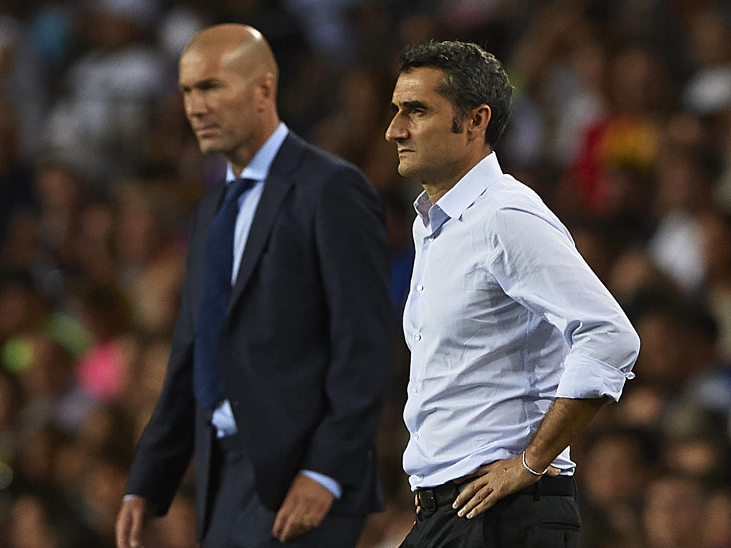 Zidane y Valverde (en primer término) durante la ida en el Camp Nou. (Foto: Getty)