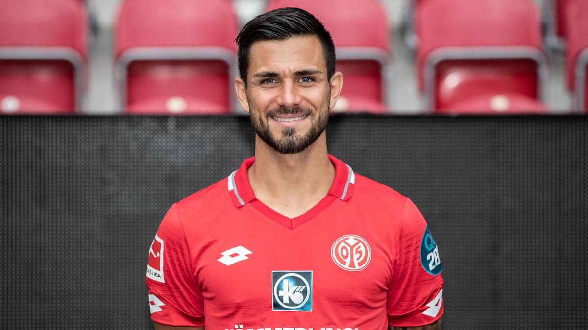 Danny Latza ist der neue Kapitän des FSV Mainz 05 Danny Latza ist der neue Kapitän des FSV Mainz 05