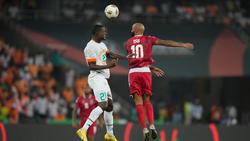 Die Elfenbeinküste um Evan Ndicka (l.) steht beim Afrika-Cup vor dem Aus
