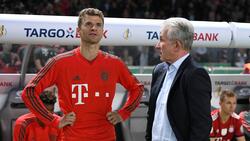Thomas Müller (li.) wird den FC Bayern im Sommer verlassen (müssen)