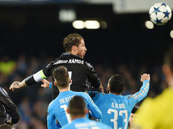 Doppelt erfolgreich: Sergio Ramos köpft die Königlichen eine Runde weiter