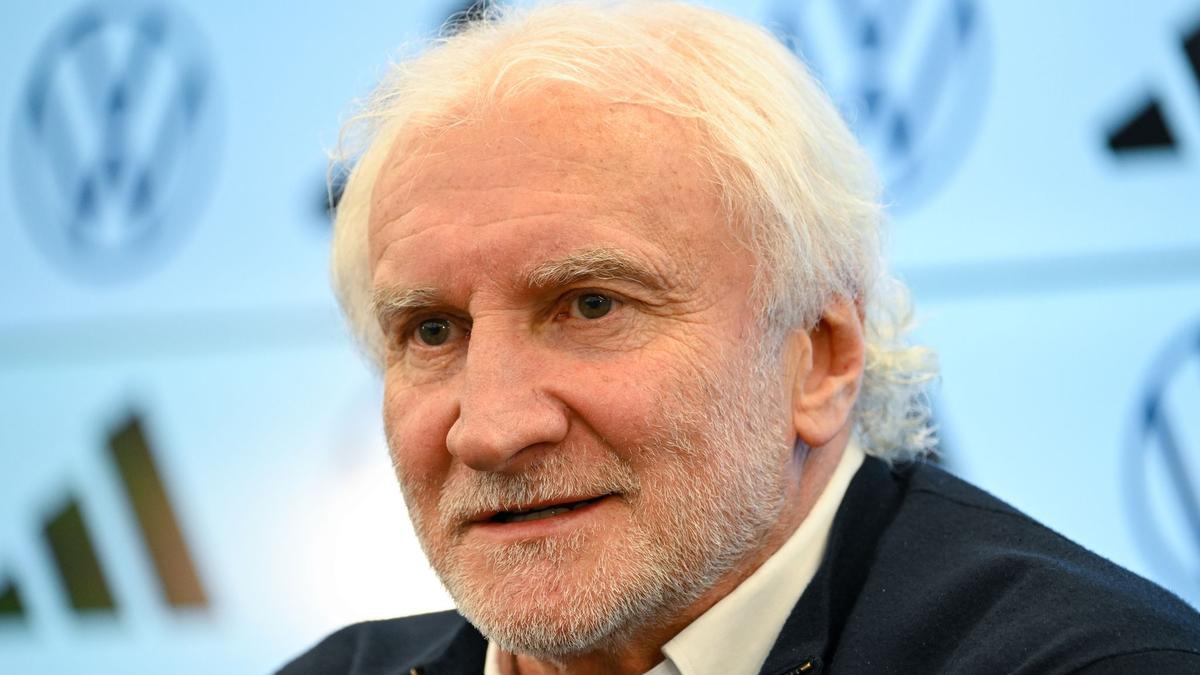 Wird DFB-Sportdirektor Rudi Völler bald in das Werben um Jungprofis eingebunden?