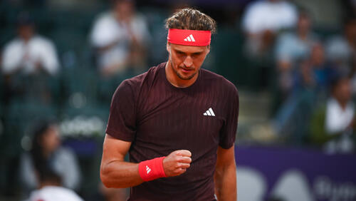 Alexander Zverev schlägt aktuell in Rio auf