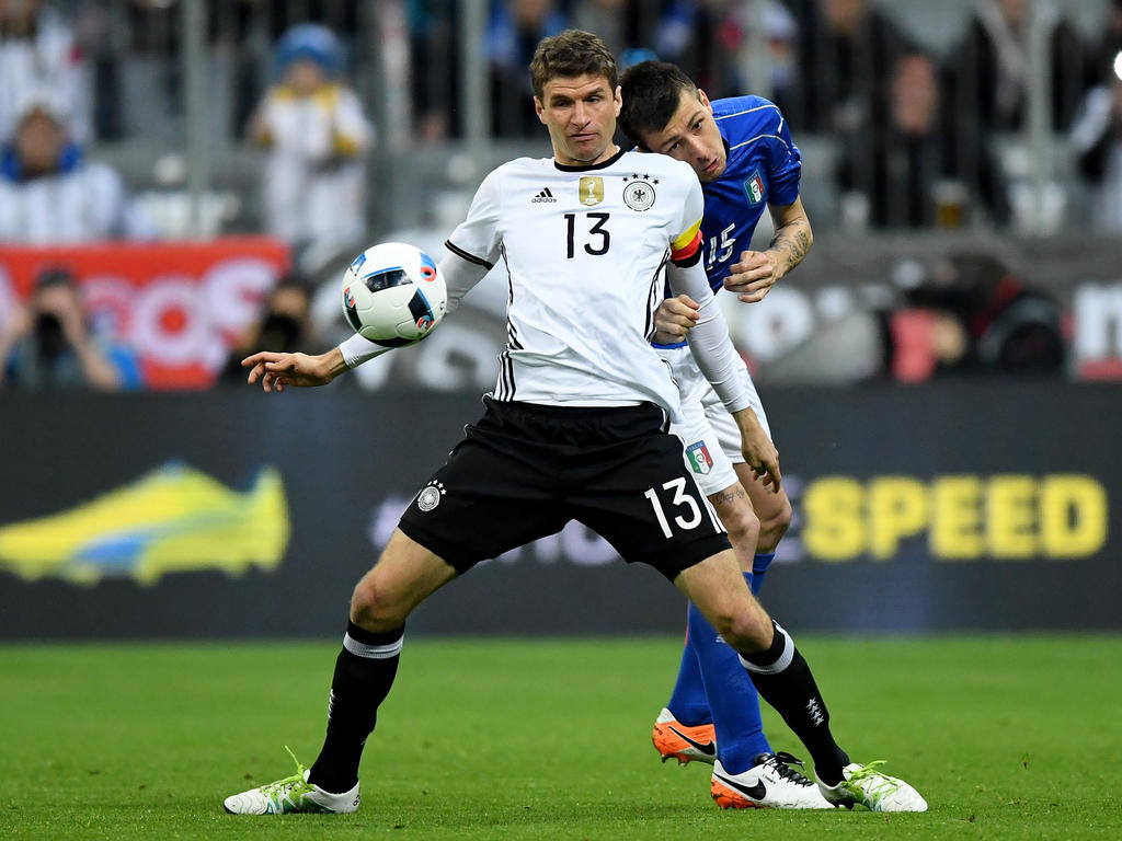 Thomas Müller ist bei der aufgestockten EM für Deutschland am Ball
