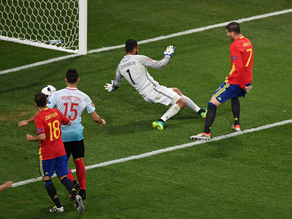 Alvaro Morata (r.) erzielte zwei Treffer