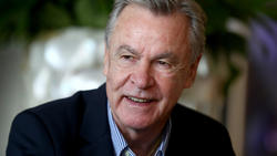Ottmar Hitzfeld sieht einen Sané-Wechsel zum FC Bayern kritisch