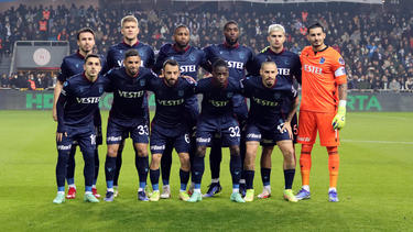 Marek Hamsik (untere Reihe rechts) ist der große Star bei Trabzonspor