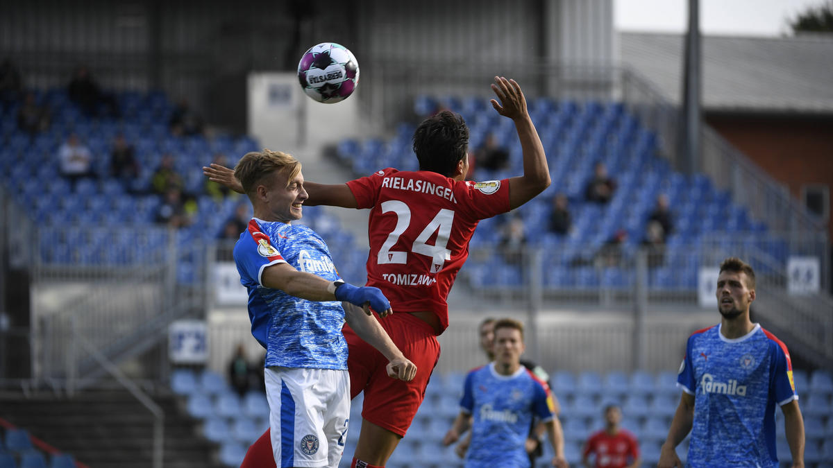 Holstein Kiel in der 2. Runde des DFB-Pokals Holstein Kiel in der 2. Runde des DFB-Pokals