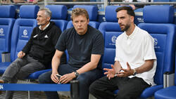 Youri Mulder (M.) arbeitet als Direktor Profifußball beim FC Schalke 04