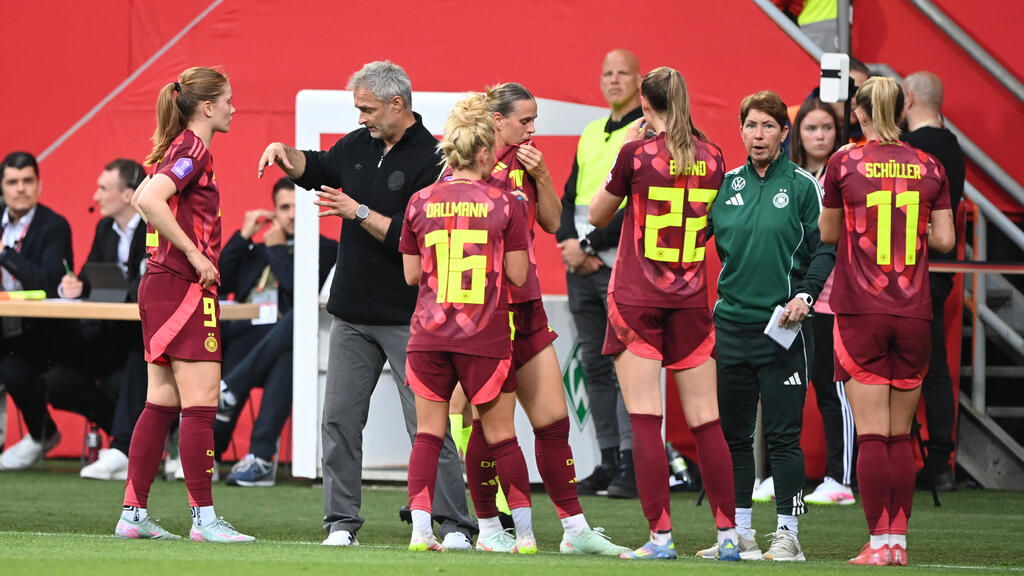 Die DFB-Auswahl gewann deutlich gegen Oranje Die DFB-Auswahl gewann deutlich gegen Oranje