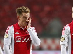 Ajax-speler Niki Zimling is teleurgesteld met de thuisnederlaag tegen AZ Alkmaar. (05-02-2015)