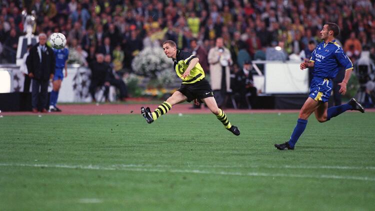 Lars Ricken erzielte im Finale gegen Juventus Turin das Dortmunder Tor des Jahrhunderts