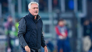 Liegt mit seiner Mannschaft derzeit außerhalb der Champions-League-Plätze: Roma-Trainer José Mourinho