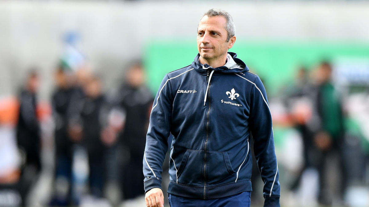 Iraklis Metaxas wird neuer Co-Trainer beim FC Augsburg Iraklis Metaxas wird neuer Co-Trainer beim FC Augsburg