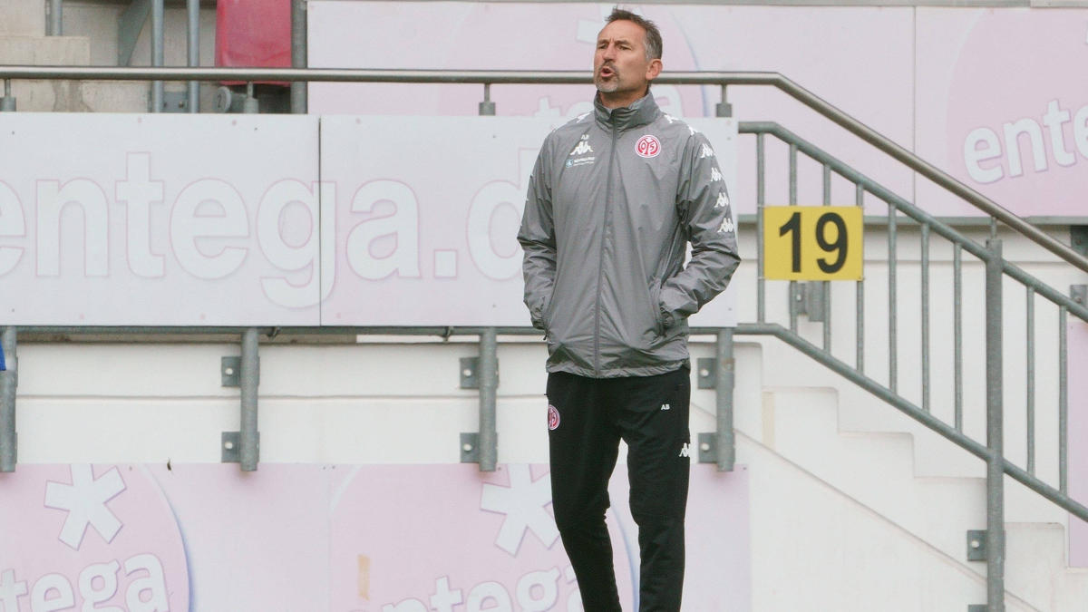 Achim Beierlorzer muss seinen Trainerstuhl in Mainz räumen Achim Beierlorzer muss seinen Trainerstuhl in Mainz räumen