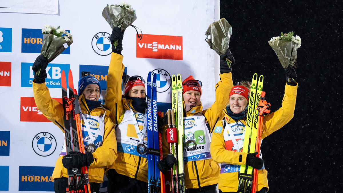 Janina Hettich-Walz, Selina Grotian, Vanessa Voigt und Franziska Preuß stürmten auf Rang drei