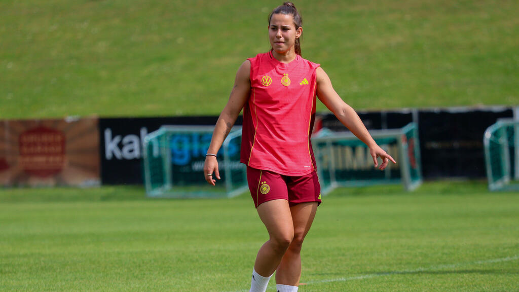 Lena Oberdorf wirbt mit weiteren Fußball-Stars für mehr Blutspenden Lena Oberdorf wirbt mit weiteren Fußball-Stars für mehr Blutspenden