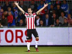 Andrés Guardado van PSV schreeuwt het uit tijdens het competitieduel met PEC Zwolle (13-9-2014)
