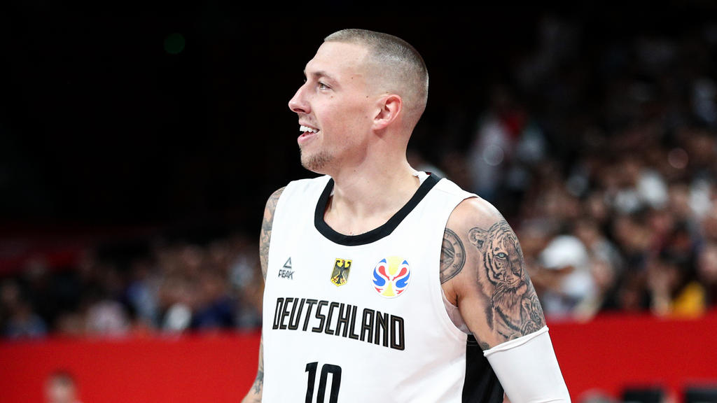 Daniel Theis ist weiter oben auf Daniel Theis ist weiter oben auf