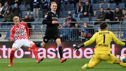 Jonathan Burkardt (l.) erzielte den Mainzer Siegtreffer