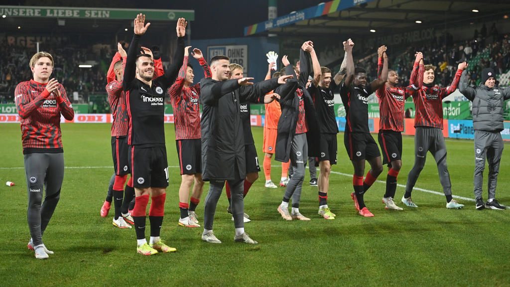 Eintracht Frankfurt hat in der Bundesliga einen späten Sieg gefeiert