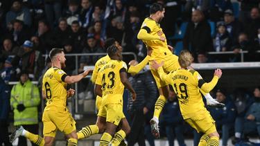 Dortmunds Emre Can (o.) bejubelt sein Tor zum zwischenzeitlichen 1:0 für den BVB