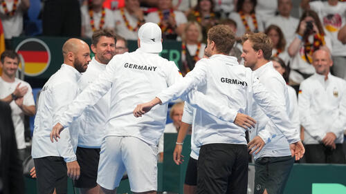 Die deutschen Tennis-Herren nach ihrem Sieg gegen Japan