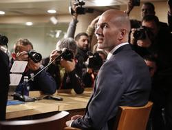 Zinedine Zidane steht unter aufmerksamer Beobachtung