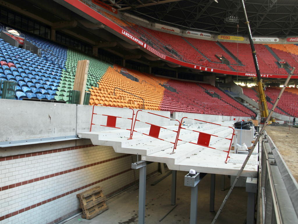 De capaciteit van de Amsterdam ArenA wordt in 2015 vergroot en daarom wordt er tijdens de winterstop gewerkt in het stadion van Ajax. (06-01-2015)
