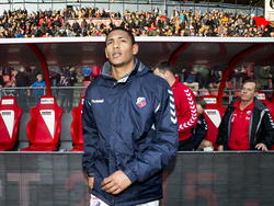 Sébastien Haller is even de man in Utrecht. De Franse spits scoort vier keer tegen FC Dordrecht. (15-02-2015)