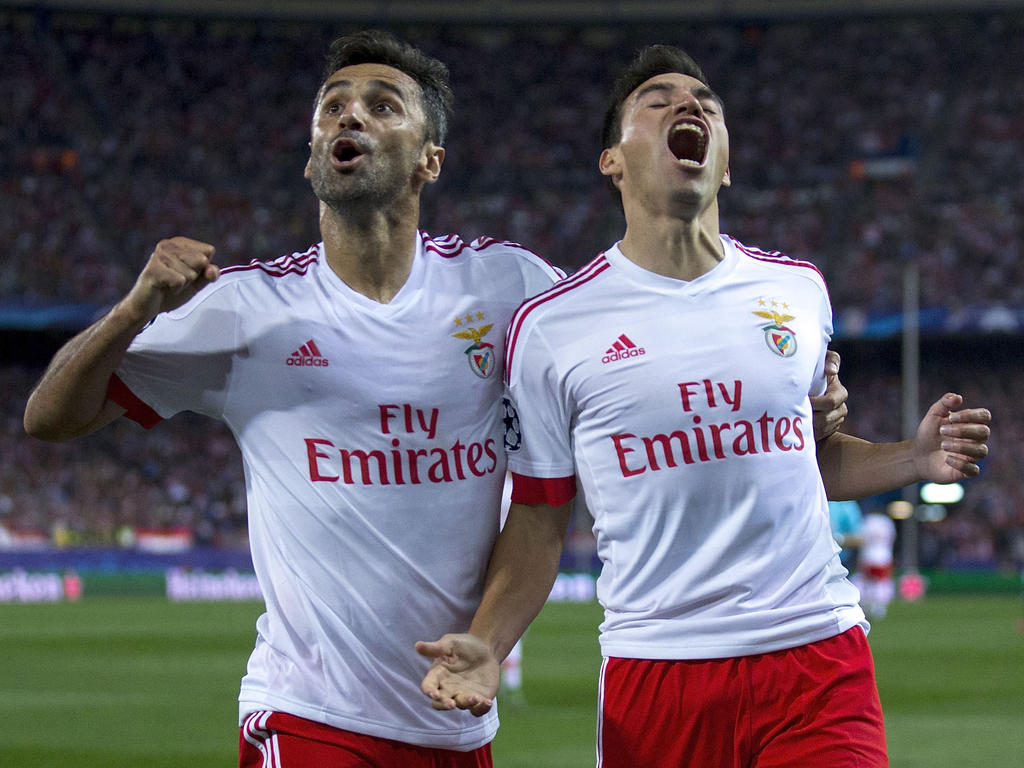 Jonas y Gaitán (drch.) celebran el gol del segundo en la ida disputada en el Calderón. (Foto: Getty)