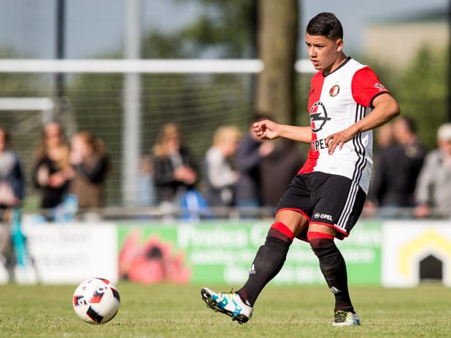 Feyenoord-jongeling Gustavo Hamer mag zich laten zien tijdens het oefenduel met RKSV Driel in de voorbereiding op het nieuwe seizoen. (02-07-2016)