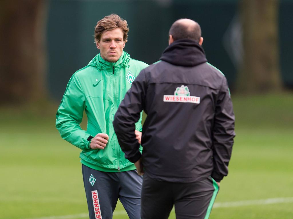 Clemens Fritz stärkt Viktor Skripnik den Rücken Clemens Fritz stärkt Viktor Skripnik den Rücken