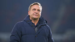 Hannover-Manager Horst Heldt ärgert sich über den Schiedsrichter