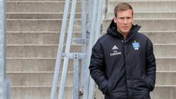 Trainer Hannes Wolf bereitet sich mit dem HSV auf das Spiel in Duisburg vor