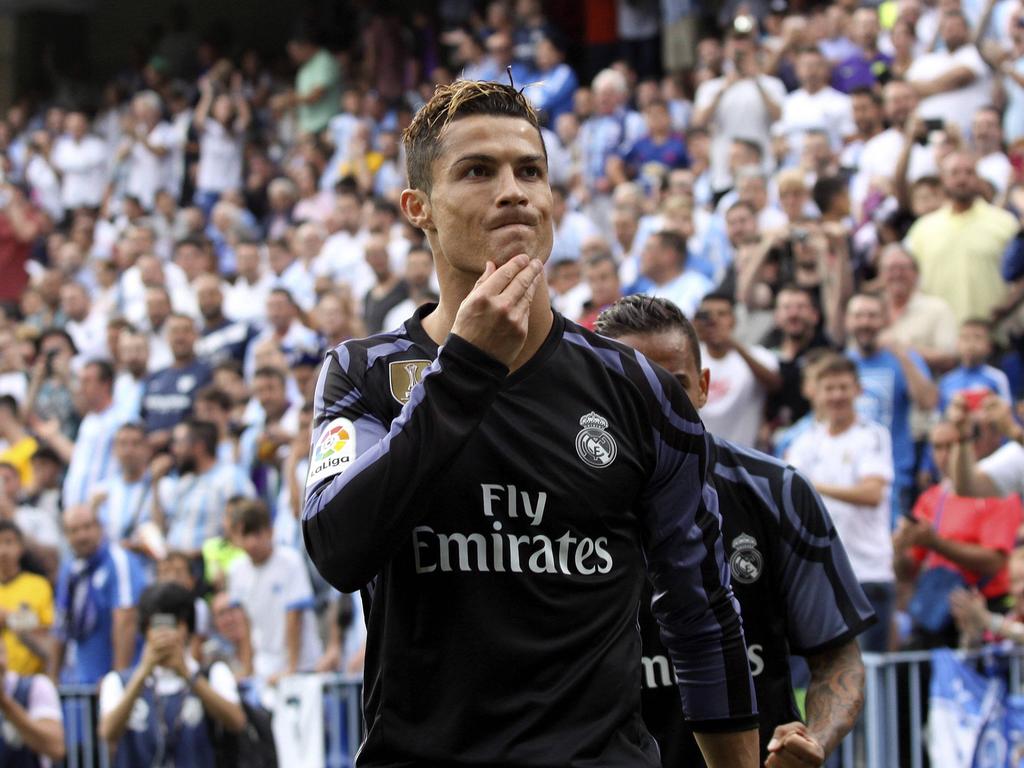 Ronaldo celebra su tanto en La Rosaleda en la última jornada de liga. (Foto: Imago)