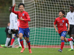 Woo-Yeong Jeong (l.) wechselt zum FC Bayern München