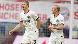 Martin Hinteregger (l.) spielte in der Bundesliga für Eintracht Frankfurt