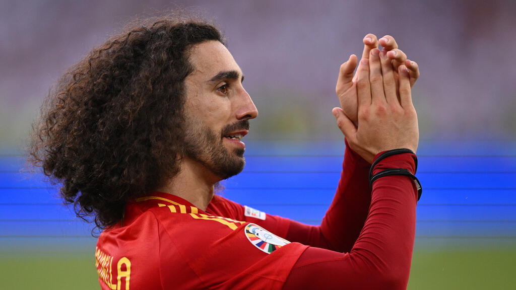 Handelfmeter oder nicht? Marc Cucurella überlässt die Antwort lieber dem Schiedsrichtergespann