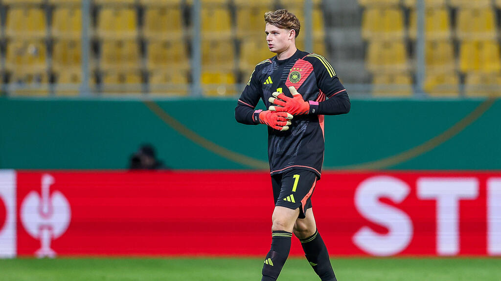 Jonas Urbig kehrt vorzeitig zum FC Bayern zurück