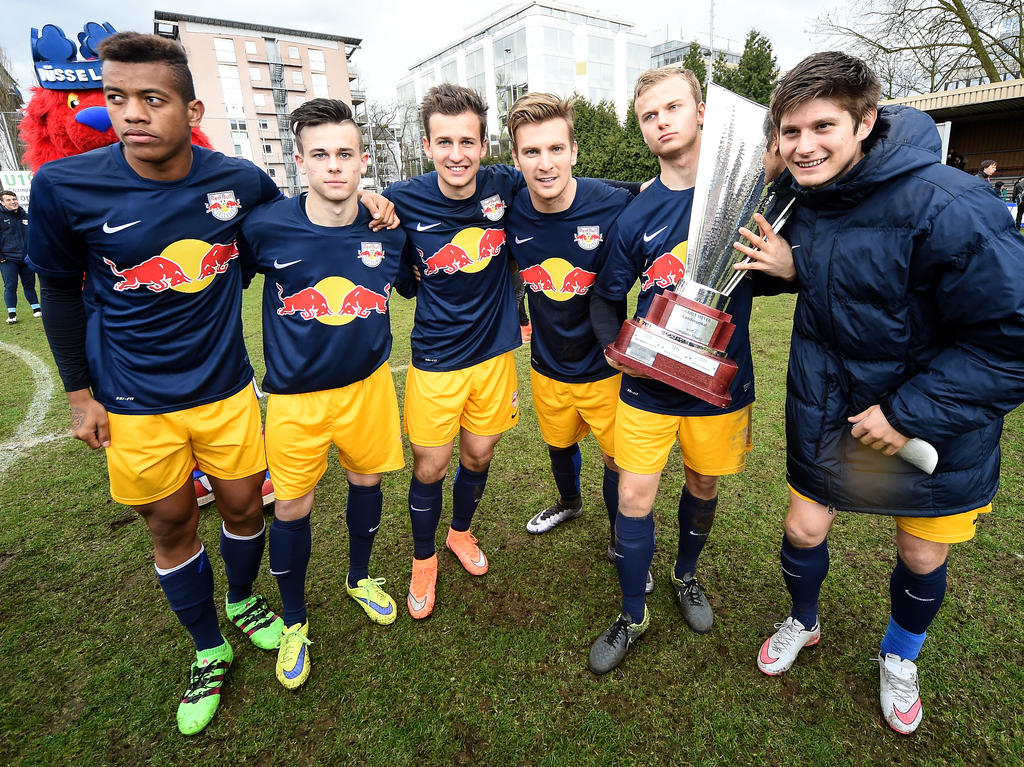 Der Nachwuchs von RB Salzburg holte den dritten Titel in Serie bei der U19 Champions Trophy in Düsseldorf