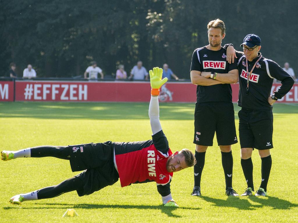 Timo Horn trainiert unter den Augen seiner Trainer für sein Comeback