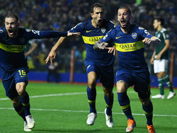 Darío Benedetto marcó un doblete en los últimos 10 minutos del partido. (Foto: Getty)